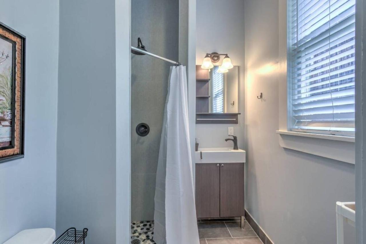 Urban Zen Great Location Apartment Memphis
